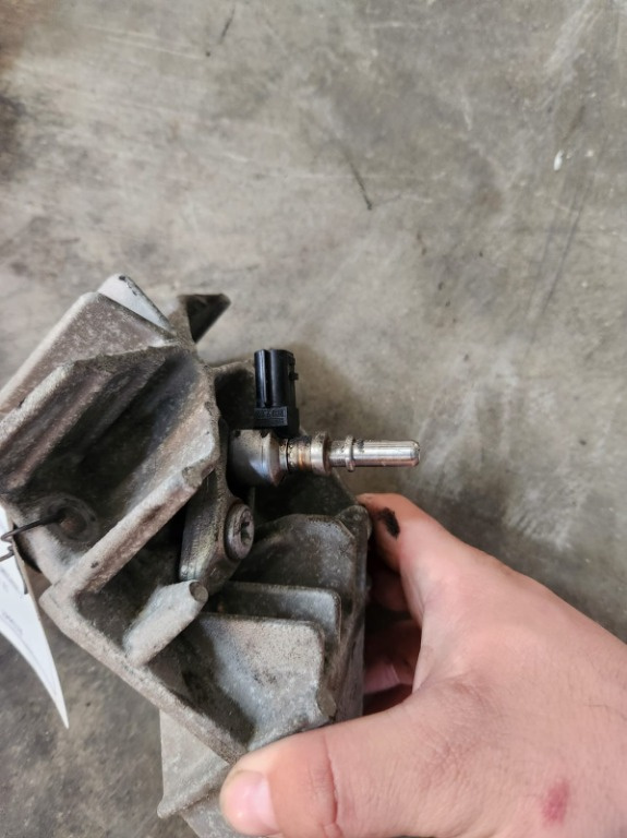 Injector AdBlue Renault Clio 4 1.5 dci K9K 2013 E5 Cod : 8200769153