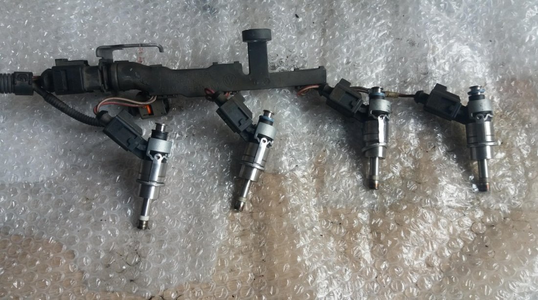 Injector audi a3 8p 2.0 fsi axw 2003-2012 06f906036