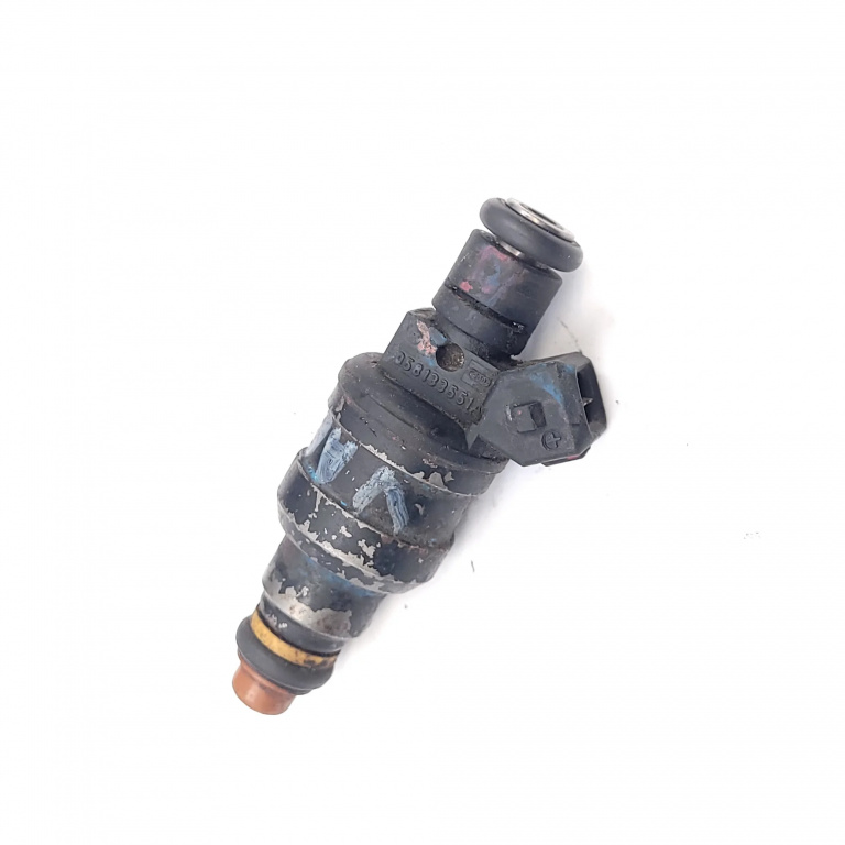 Injector Audi A4 B5 (8D) 1994-2001 1.8 Adr Benzina Benzina 058133551A, 058133551 Bosch