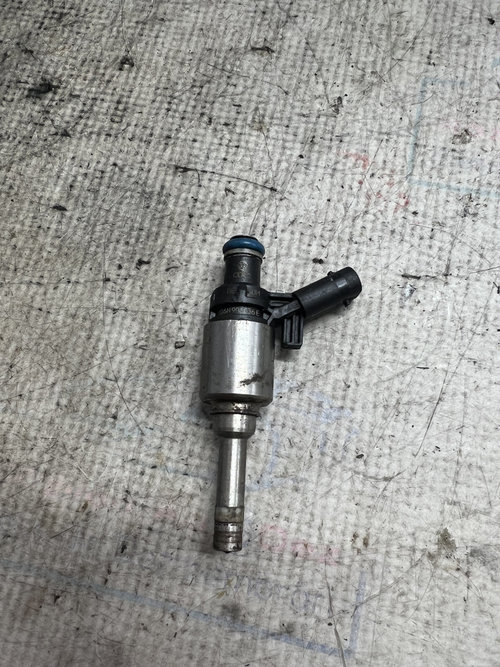 Injector Audi A4 B8 2.0 Benzina 2012, 06H906036E