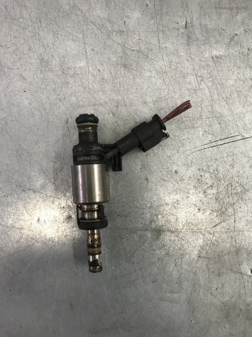 Injector Audi A4 B8 Avant 2.0 TFSI quattro Manual, 180cp sedan 2012 (06H906036J)