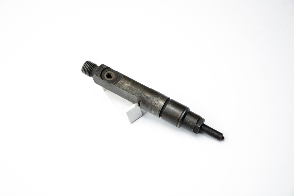 Injector Audi A6 (4B, C5) 1997 - 2005 046130201E