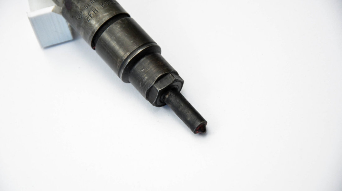 Injector Audi A6 (4B, C5) 1997 - 2005 046130201E