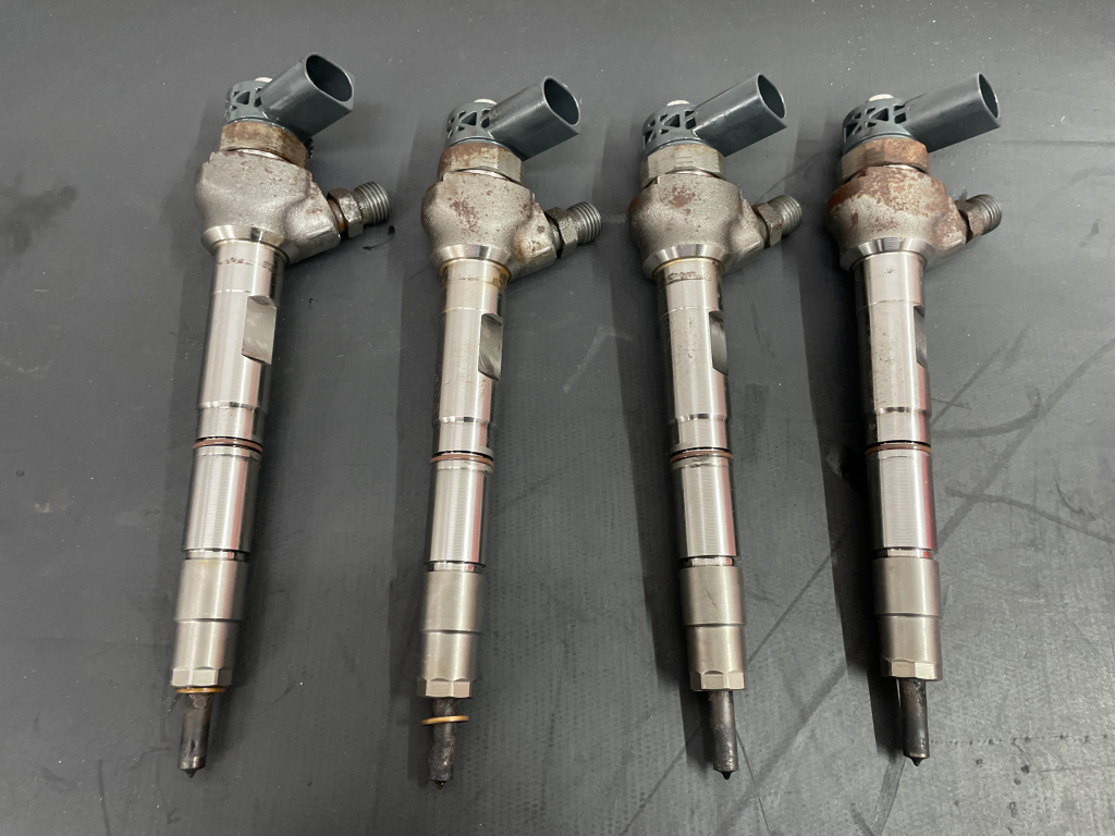 Injector Audi A6 C7 2.0TDI ,190cp, Manual sedan 2017 (04L130277AE)