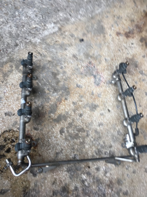 Injector Audi A8 D3/4E [2002 - 2005] Sedan 4.2 tiptronic quattro (335 hp) AUDI A8 (4E_) 10.2002 - 07...