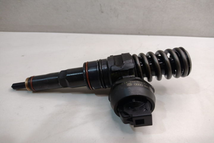 Injector BC (litere mari) 038130073AJ Skoda Octavia [facelift] [2000 - 2010]