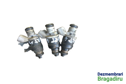 Injector benzina Cod: MR988977 Smart Forfour [2004 - 2006] Hatchback 5-usi 1.1 MT (64 hp)