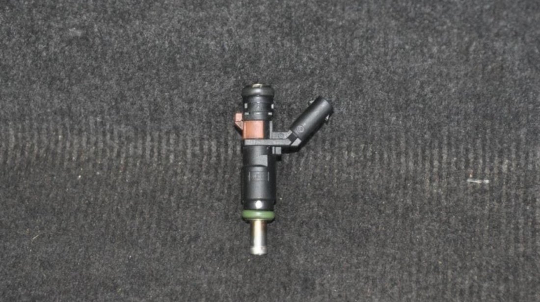 Injector benzina Mercedes A2720780123