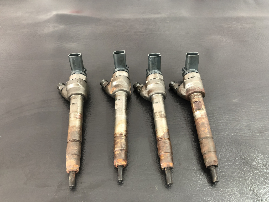 Injector BMW 320d F30/F31 N47D20C 184cp Automat sedan 2013 (7810702)