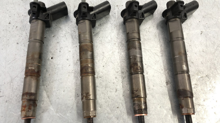 Injector BMW 520 d, E60, E61 N47D20C, 177cp sedan 2009 (7805428)