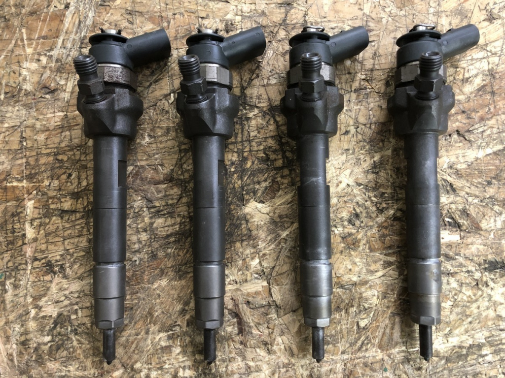 Injector BMW F30 F31 sedan 2015 (779844606)
