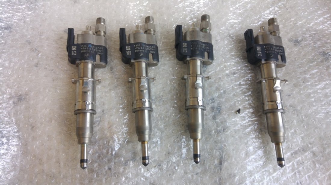 Injector bmw seria 1 e82 seria e91 e92 e93 seria 5 f11 f12 x5 e70 x6 f71 f72 10181010 1353 7565137-03