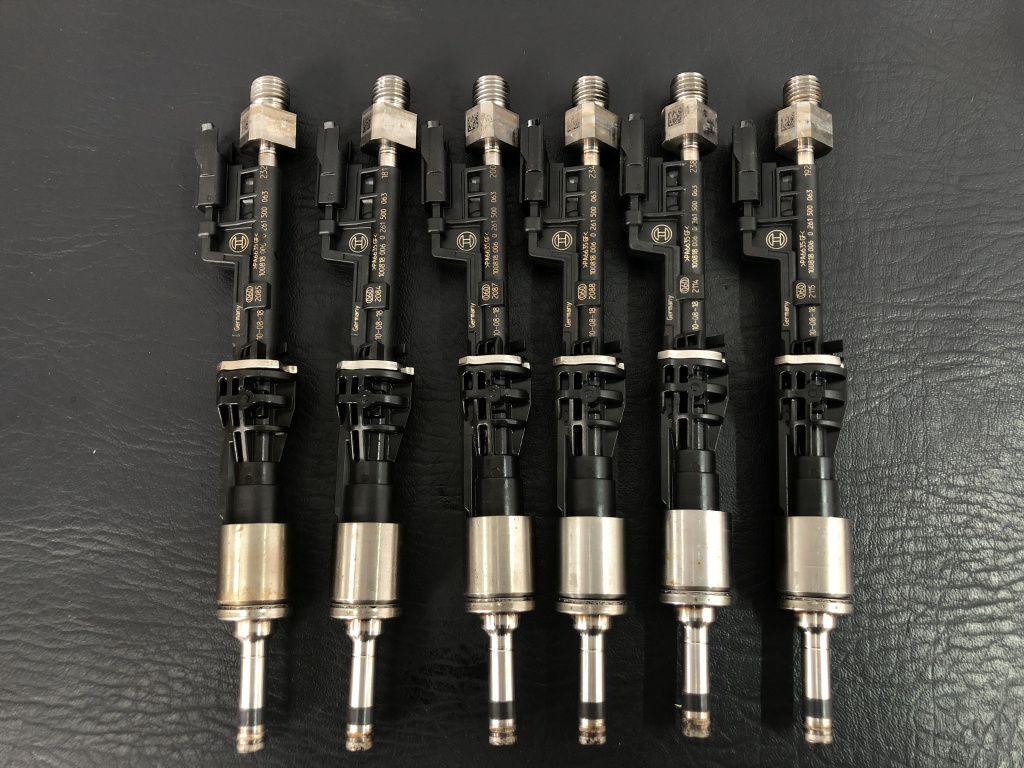 Injector BMW X3 F25 xDrive 35i , N55B30A 306cp sedan 2011 (1364756860713)