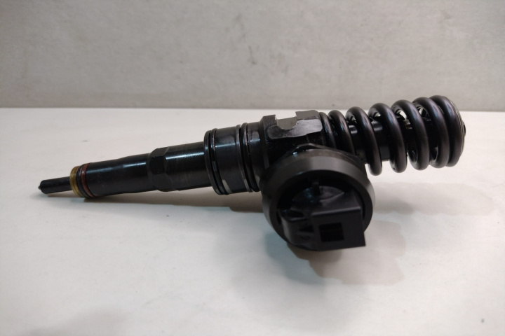 Injector BQ / CU 038130073BQ Volkswagen VW Passat B6 [2005 - 2010]