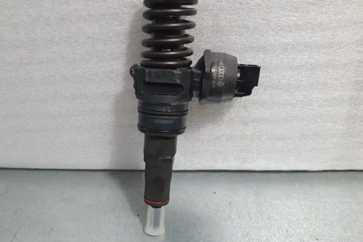 Injector CD (litere mari) 038130073BA Volkswagen VW Polo 4 9N [2001 - 2005]