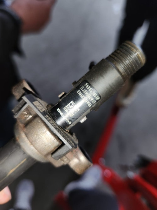Injector Citroen C5 2.0 HDI cod 9688438580 / EJBR06001D