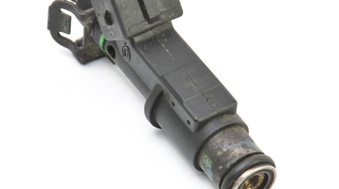 Injector Citroen XSARA PICASSO (N68) 1999 - Prezent Benzina 01F005A