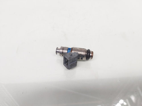 Injector, cod 036031C, Skoda Octavia 1 Combi (1U5), 1.4 benz, AXP (idi:664133)
