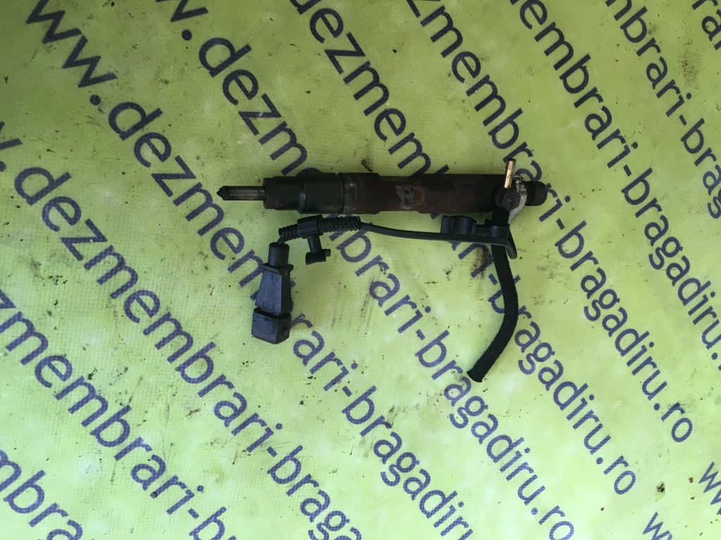 Injector cu fir Volkswagen VW Bora [1998 - 2005] Sedan 1.9 TDI MT (90 hp) (1J2)