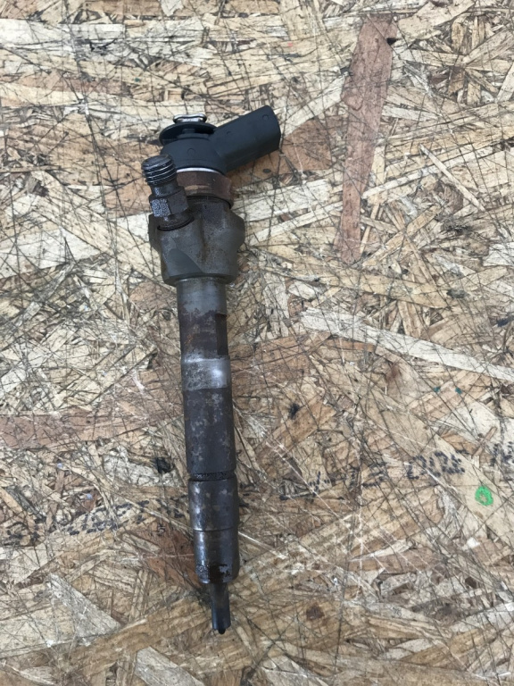 Injector E87 118d hatchback 2009 (7798446)