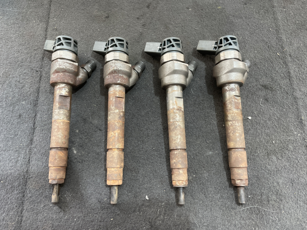 Injector E90 sedan 2012 (7810702)
