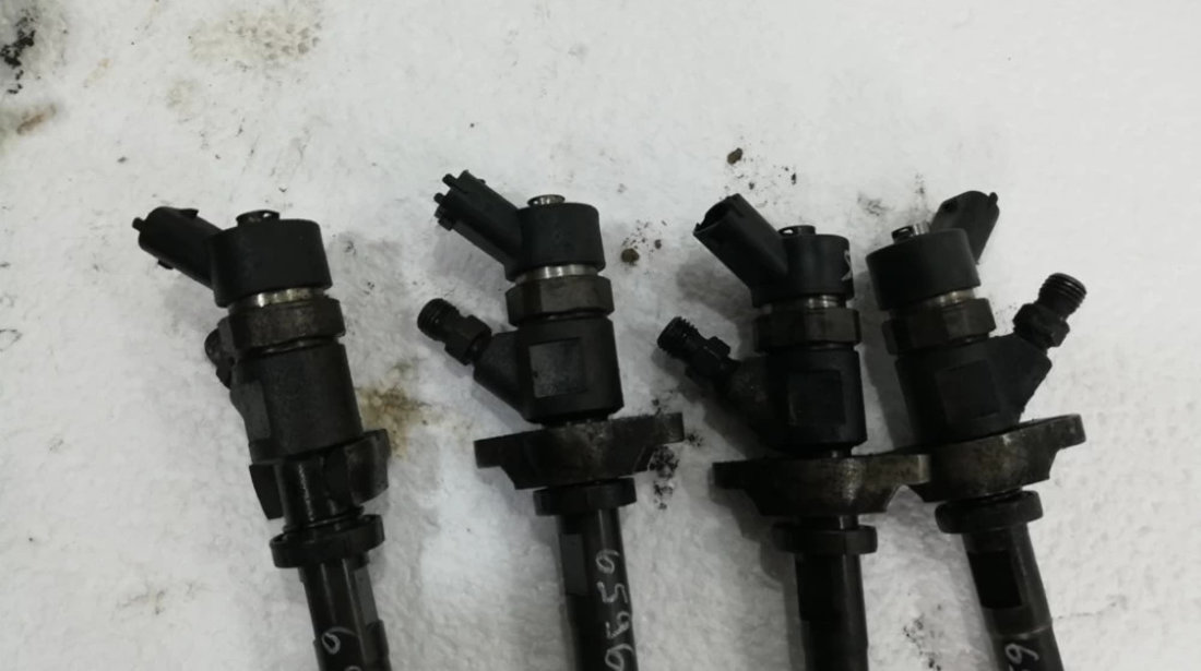 Injector Ford Focus 2 / C MAX / Peugeot 207 An 2004 2005 2006 2007 2008 2009 2010 cod 0445110259
