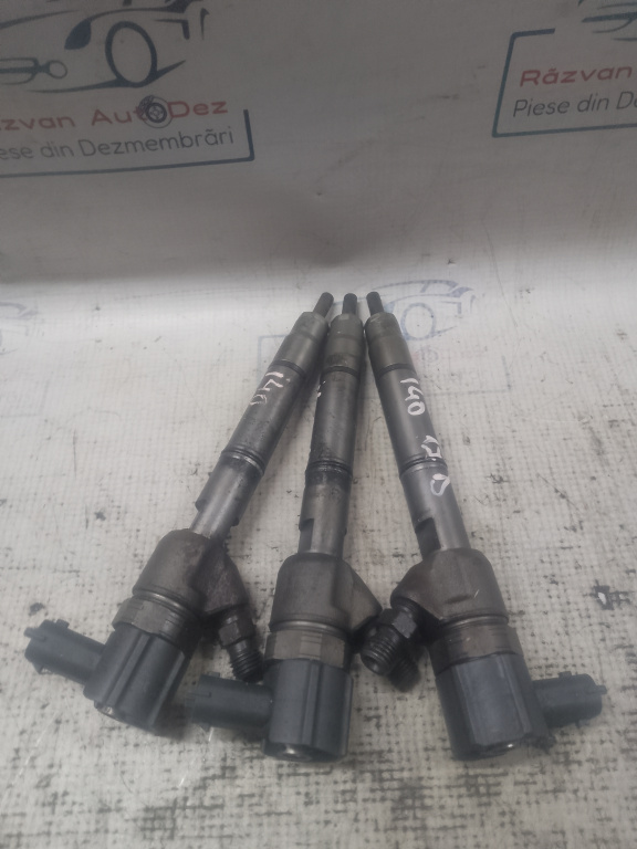 Injector Hyundai I40 1.7 Motorina 2015, 338002A800