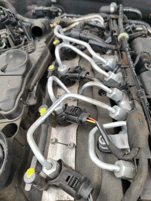 Injector / injectoare Audi A5 A6 C6 A4 B8 2.0 Tdi CAGA 03L130277