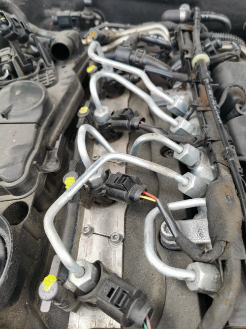 Injector / injectoare Audi A5 A6 C6 A4 B8 2.0 Tdi CAGA 03L130277