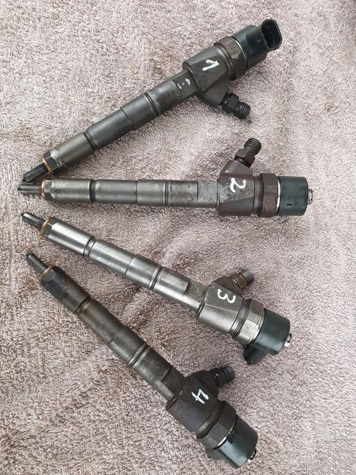 Injector injectoare Opel Astra H Zafira B 1.9 cdti z19dtj 0445110159