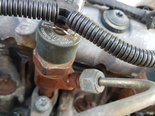 Injector / Injectoare Renault Trafic 1.9 DCI F9Q 2001 - 2014 Cod Piesa: 8200100272 / 0445110110B