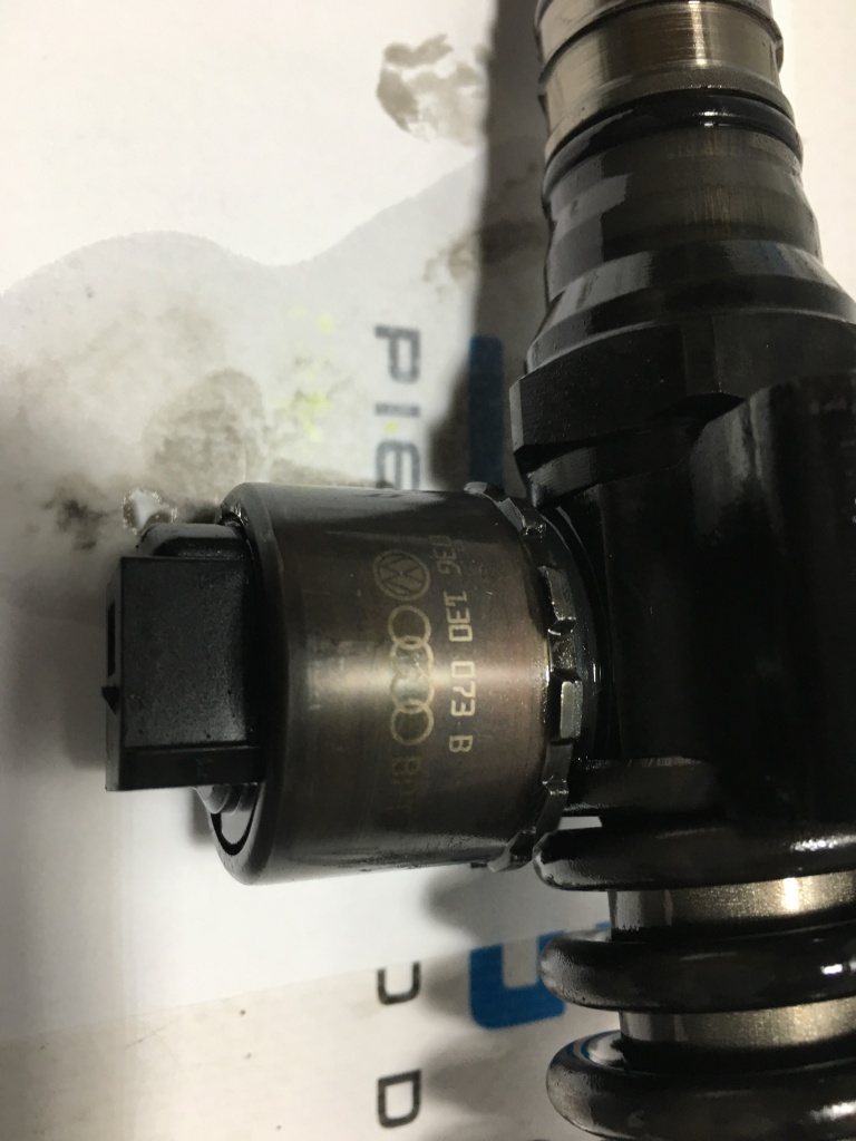Injector Injectoare VW AUDI SEAT SKODA COD : 03G 130 073 B / 03G130073B