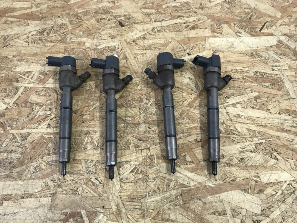 Injector Kia Ceed combi 2009 (338002A900)