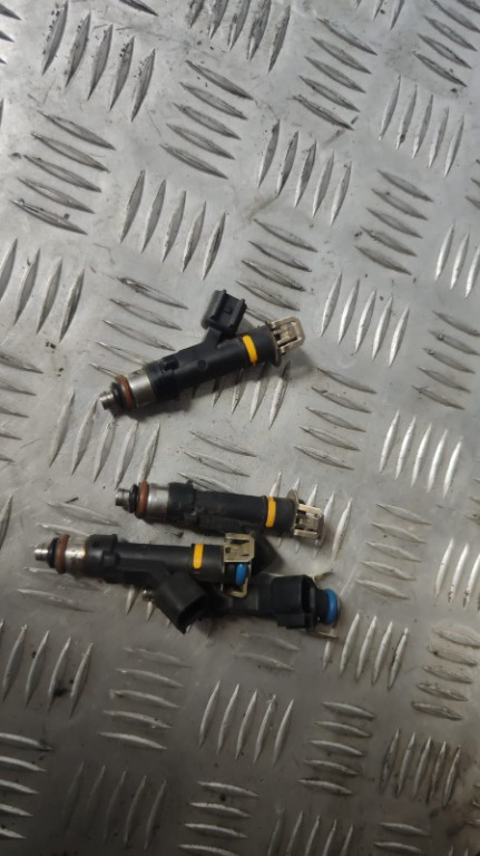 Injector Mazda 6 2.0 benzina an fabricatie 2009 cod 0280158103