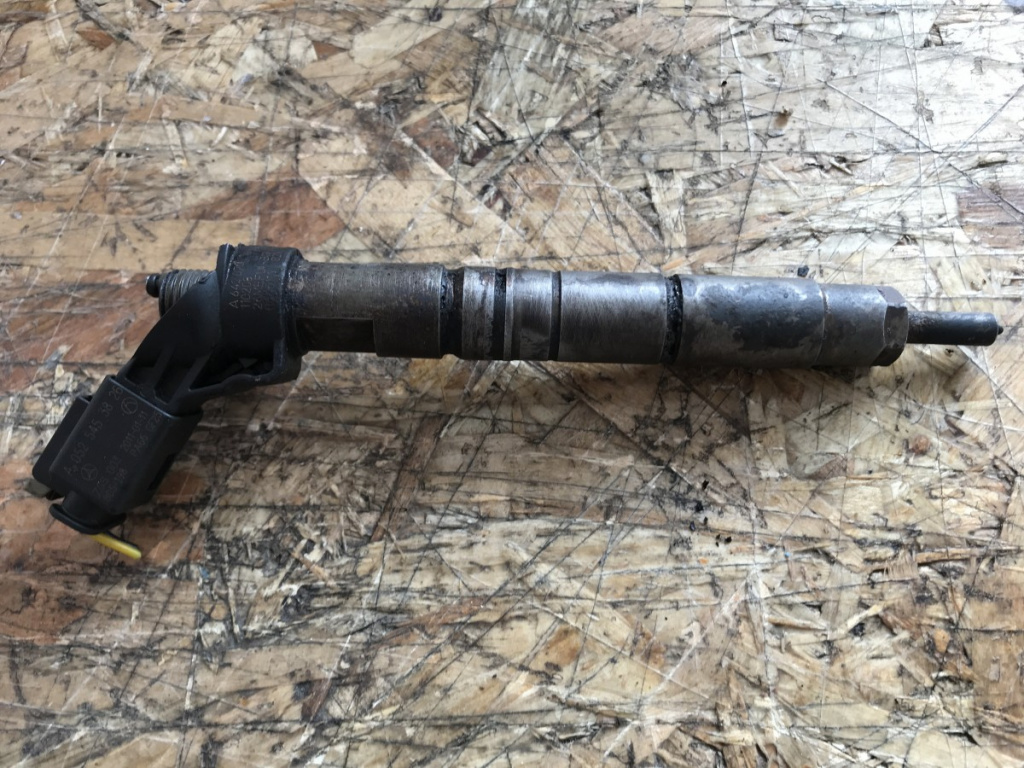 Injector Mercedes Benz GLK 350 CDI suv 2011 (A6420701187)