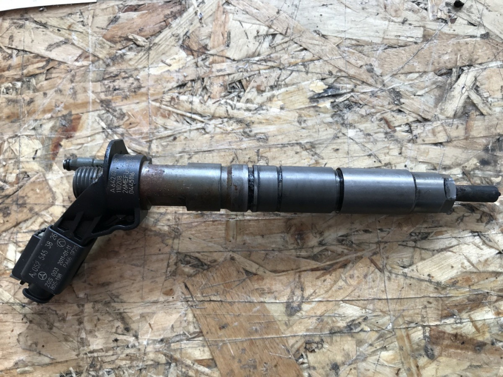 Injector Mercedes Benz GLK 350 CDI suv 2011 (A6420701187)