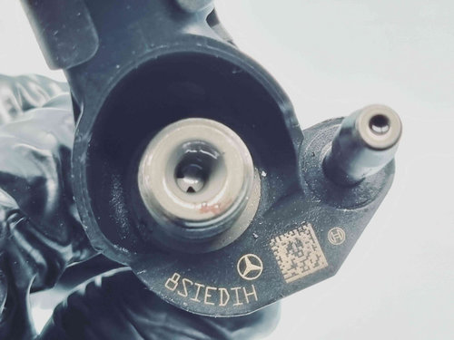 Injector Mercedes Clasa C (W203) [Fabr 2000-2007] A6420701387 0445115064
