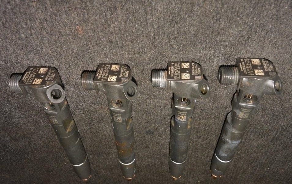 Injector Mercedes E-class W212 A6510701287