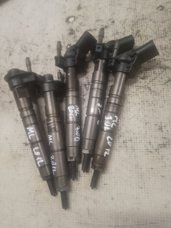 Injector Mercedes ML 3.0 Motorina 2012, A6420701187