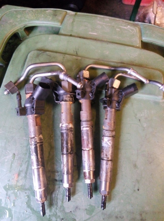 Injector mercedes ML 320 CDI W164 A642070080414