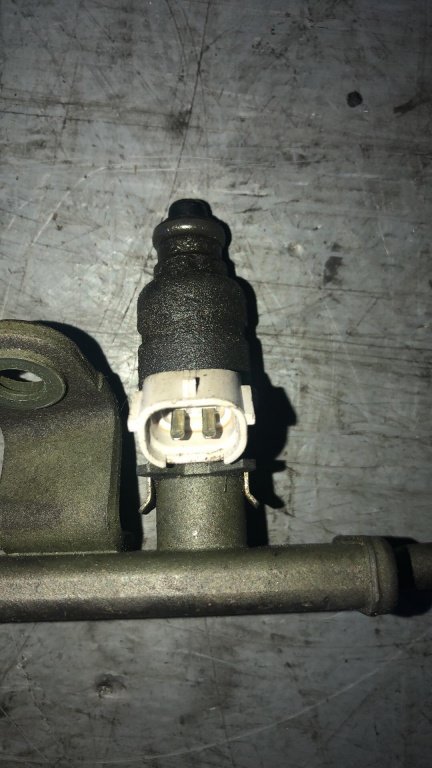 Injector mitsubishi colt 2005 1.1 b mr988977