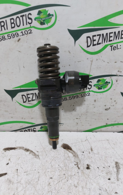 Injector Motorina 038 130 073 ar/CB Volkswagen VW Passat B5.5 [facelift] [2000 - 2005] Sedan 1.9 TDI 5MT (131 hp)