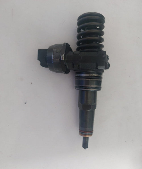 Injector motorina 038 130 073 bn/CS 038 130 073 bn/CS Volkswagen VW Passat B5.5 [facelift] [2000 - 2...