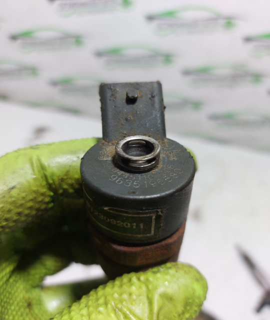 Injector motorina 9635196580 Citroen Xsara Picasso [1999 - 2004] Minivan 2.0 HDi (90 hp)