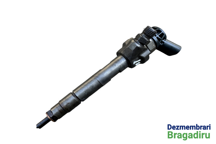 Injector motorina Cod: 7810702 02 7810702 02 BMW Seria 5 F11 [2009 - 2013] Touring wagon 520 d Steptronic (184 hp) Cod motor: N47T, Cod culoare: B90, Pachet M