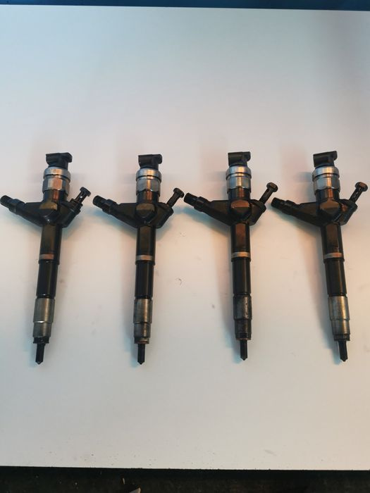 Injector Nissan Pathfinder Navara 2.5 Diesel 16600EB300
