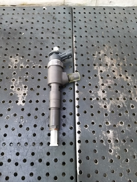 Injector nou 1.4 hdi peugeot 206 0445110135