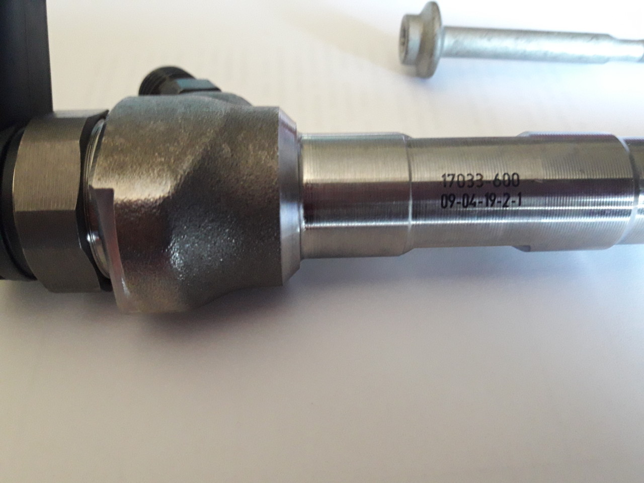 Injector NOU original VW 03L130277P, 0445110551B VW Crafter 2.0TDI EURO 6, cu surub fixare