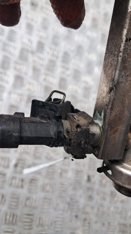 Injector Opel Astra J 1.6 benzina cod motor A16LET an 2010 cod 0280158108