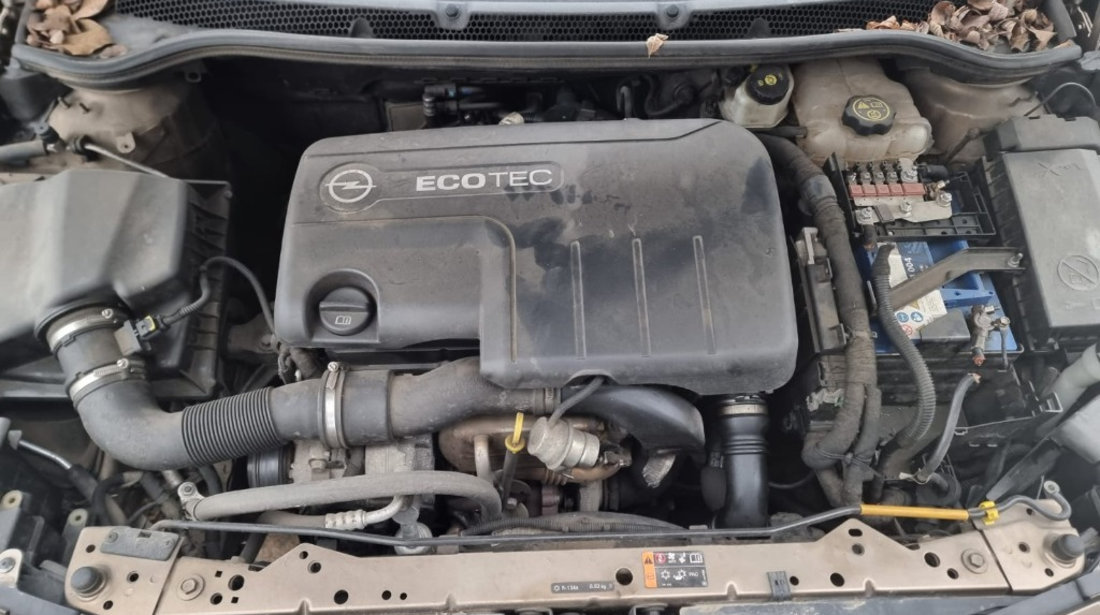 Injector Opel Astra J 2015 facelift berlina 1.7 cdti